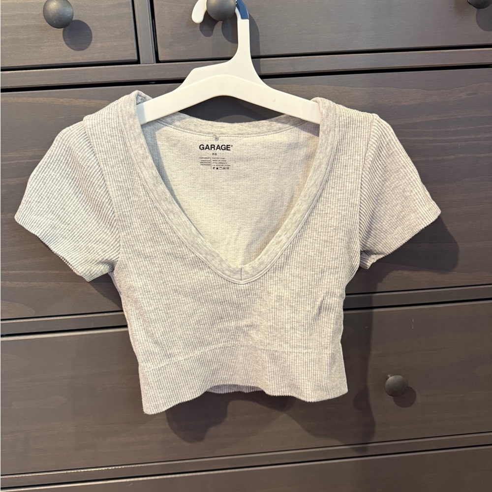 Garage Women's Light Gray Ribbed V-Neck Crop Top